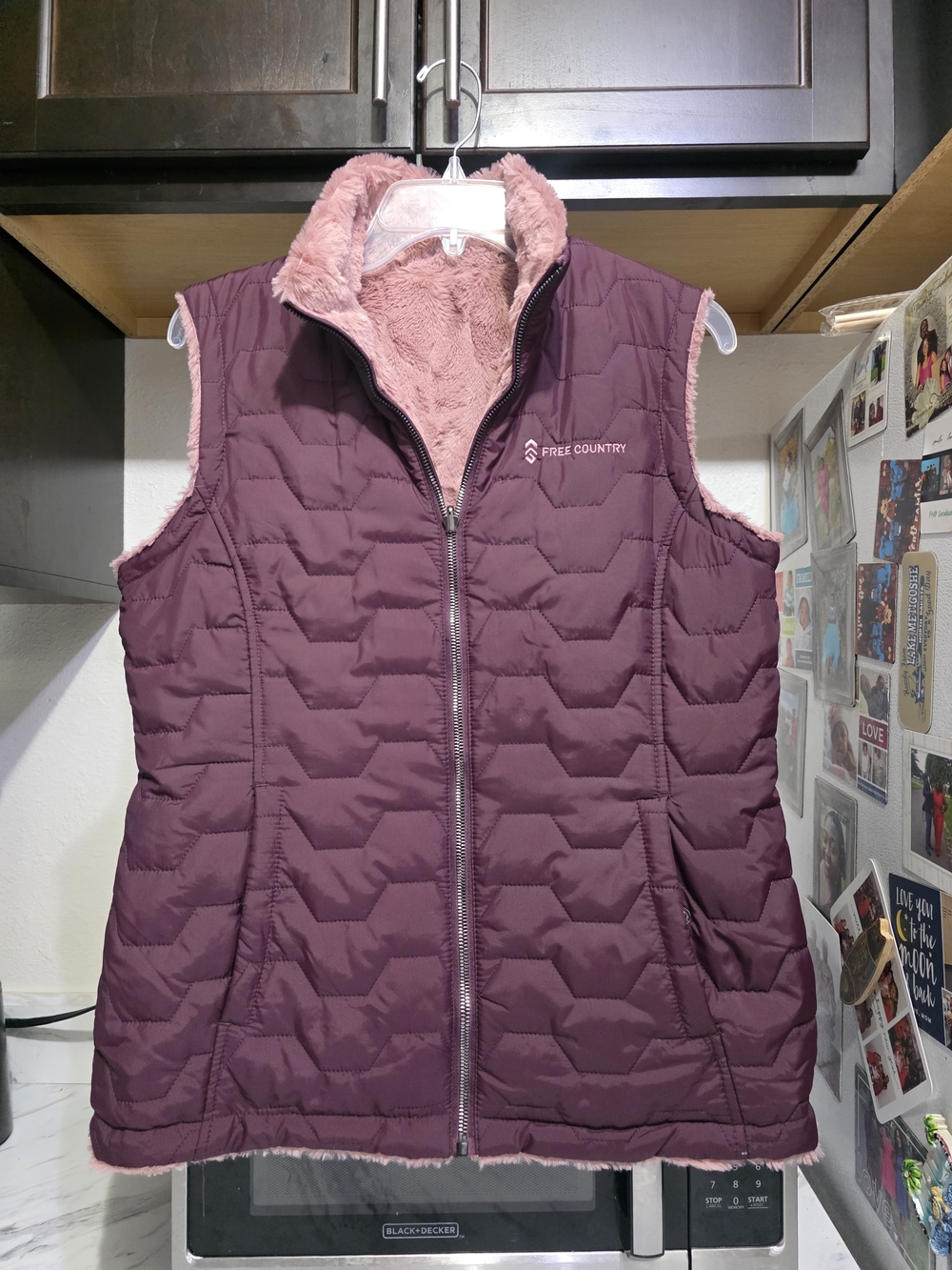 Free Country Women's Quilted Vest in Burgundy with Plush Lining Women Medium